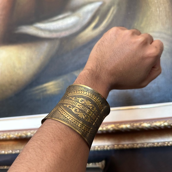 Elegant Brass Cuff Bracelet - Picture 2 of 10